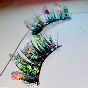 Customized eyelash strips